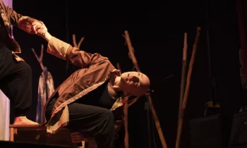 akamora_teatro-arti-biodiscipline_home-2